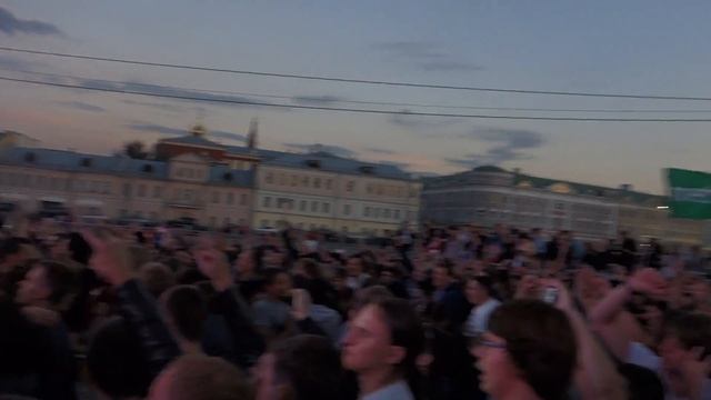 Тараканы! "Пойдем на улицу!" (live @ Болотная площадь) смотреть онлайн