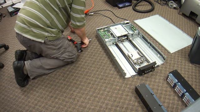Exabyte tape autoloader with almost 20tb of space of tape library смотреть онлайн