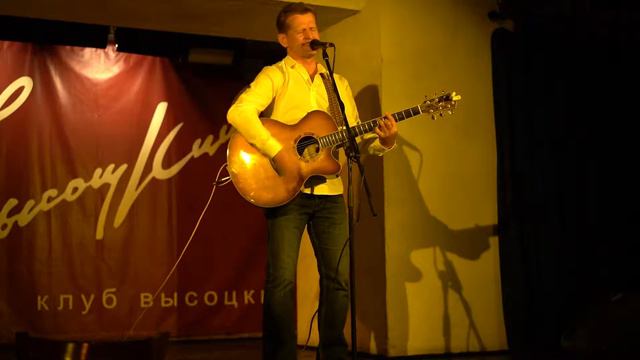 Дмитрий Юрков исполняет "На линии огня Донбас" смотреть онлайн