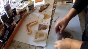 Расформовка декоров из полиэфирной смолы. Силикон не работает.
