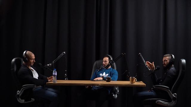 ГОДЕНИЦАТА МИ МИ ИЗНЕВЕРЯВАШЕ С ПЕТИМА! / Червеното хапче смотреть онлайн