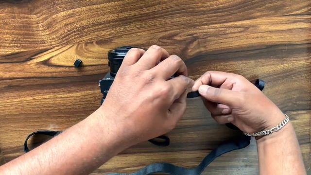 How to attach shoulder straps - Sony a6400 смотреть онлайн