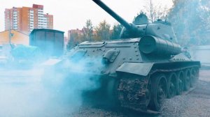 Запуск двигателя Танка Т34-85 [ Музей «Битва за Ленинград» им. З. Г. Колобанова ]