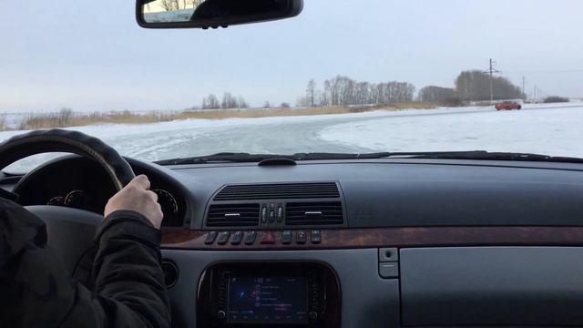 Зимний дрифт по льду на Mercedes S320 W220 | DRIFTING смотреть онлайн