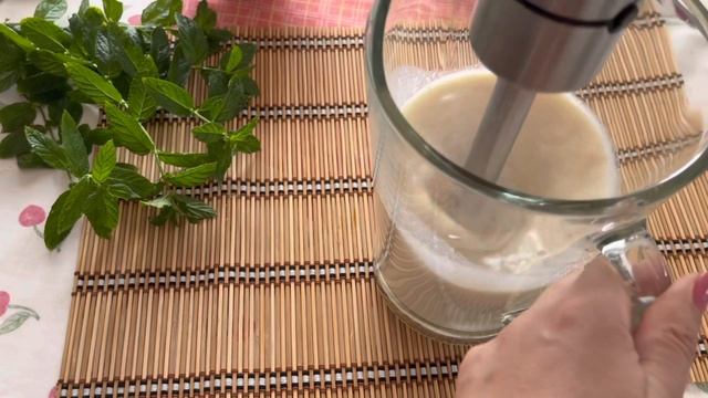 У ВАС ЕСТЬ 2 БАНАНА И ПОЛ ЛИТРА МОЛОКА??? смотреть онлайн