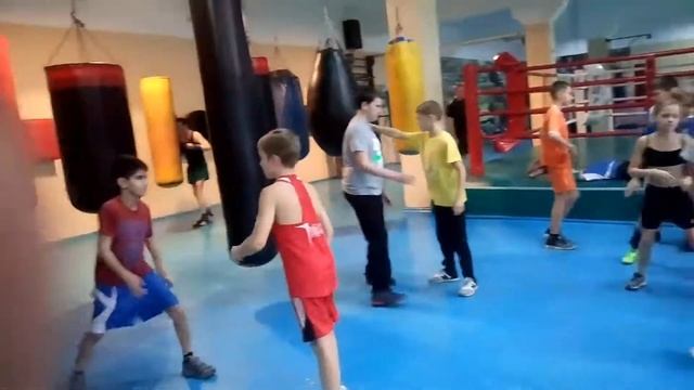 Лучший зал города,набор в секцию бокса детей 9-13 лет Харьков, ул.12 Апреля 5 А, тел 0504006045е смотреть онлайн