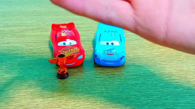 Disney PixarCars Dinoco Lightning McQueen with piston cup And Lightning McQueen with piston cup 202 смотреть онлайн