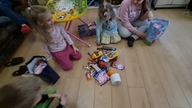 Ужас?Что за подарки?Как можно такое дарить детям.. смотреть онлайн