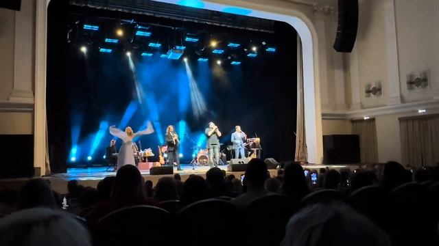 Антон Макарский и Ренат Кармаков - Пенза (музыка и слова - Ренат Кармаков) смотреть онлайн