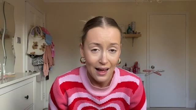 90's Hairstyle Tutorial | 3 Different Looks | Spikey Bun | Phoebe Buffay Vibes смотреть онлайн