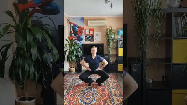 Методика исполнения "присядки" с выносом ноги в сторону смотреть онлайн