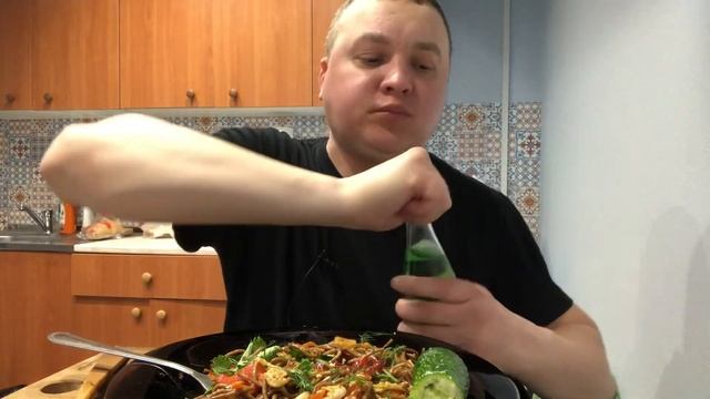 Щи с грибами|лапша с говяжьей вырезкой МУКБАНГ MUKBANG