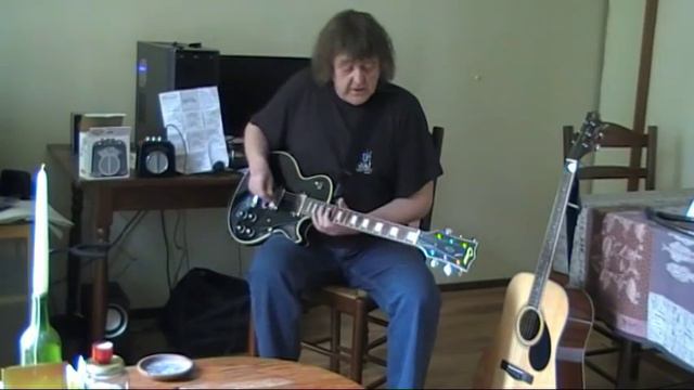 Danelectro N10 Honey Tone with Cimar (Ibanez) Les Paul model 1904 from 1976 смотреть онлайн