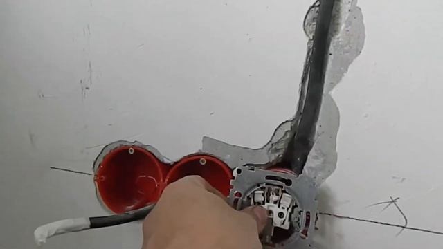 Электрик с Авито работал Без СПРОСА моим перфоратором и сломал его смотреть онлайн