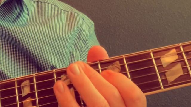“Bossa Dorado” Super Easy Soloing Strategy (2 min Gypsy Jazz Guitar Lesson) смотреть онлайн