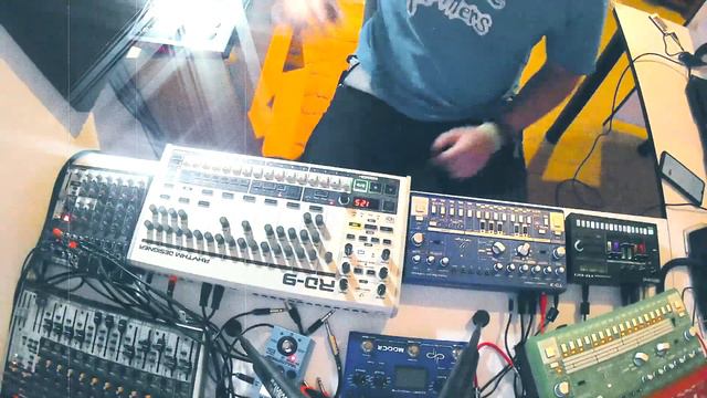 Electronic Jam [005] w/ TD3, TR6S, JDXI, RD9 смотреть онлайн