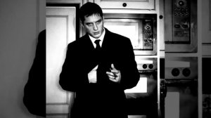 Руслан черный - чётки крутятся