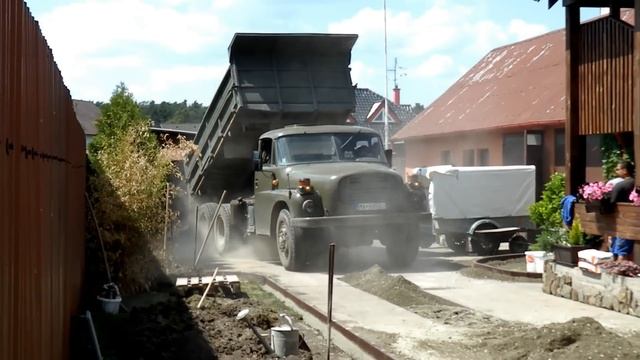 Tatra 148 Bzučo смотреть онлайн
