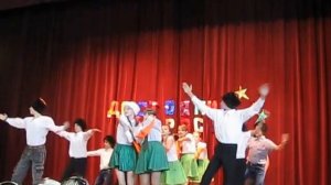 Детский танец под песню "Едут по Берлину казаки", "Мечта, 2015 г.