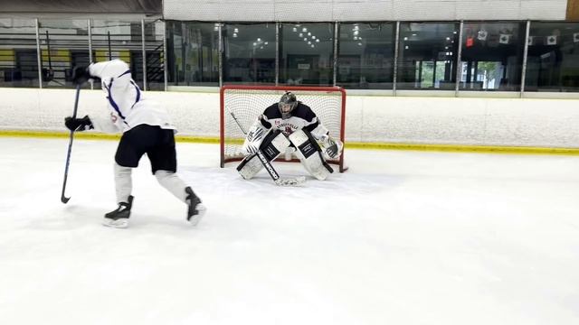Shootout Challenge VS Stouffville Devils Goalie смотреть онлайн