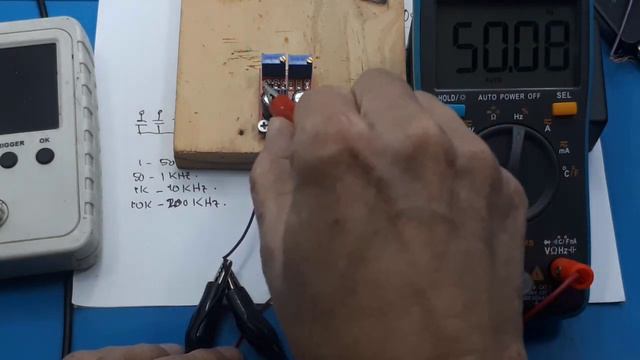 Astable Multivibrator IC 555 timer pulsa generator modul смотреть онлайн