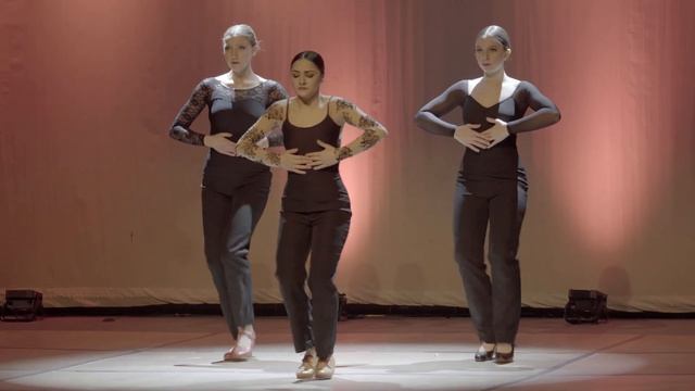 "Poeta" performed by Quiero Flamenco Part 1 @ Bing Crosby Theater смотреть онлайн