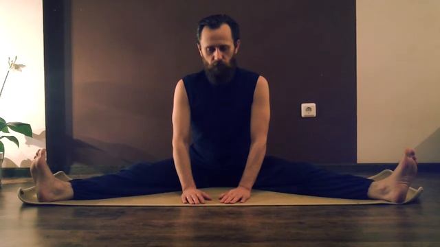 Медленная йога - разомните тело и расслабьте ум. Упавиштха Конасана 16 смотреть онлайн
