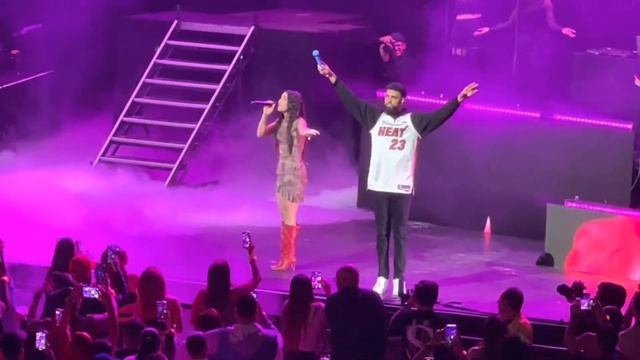 Jay Wheeler y su esposa Zhamira - Dicelo live (en vivo 2023 Miami) смотреть онлайн
