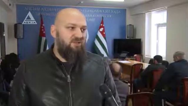В ЦИКе Абхазии зарегистрирована инициативная группа по выдвижению Адгура Ардзинба смотреть онлайн