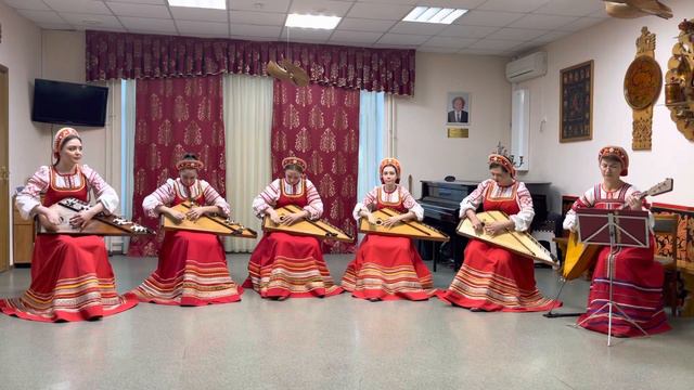 К. Шаханов - «Ехали казаки» обр. казачьей н.п. Образцовый ансамбль народной музыки «Звоны былинные» смотреть онлайн