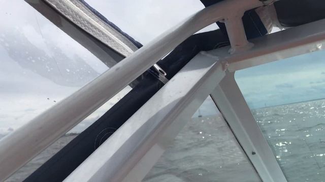 Прокатился на моторной лодке по заливу. Оценил какая мощность нужна для электро лодки.