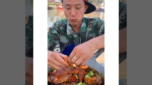 【китайцы едят морепродукты 】есть осьминог, есть лобстер! Задача есть пряные морепродукты ? смотреть онлайн