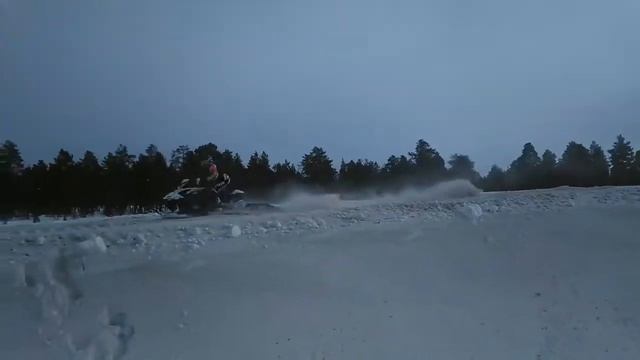 Тутан лор.гонки на снегоходах смотреть онлайн