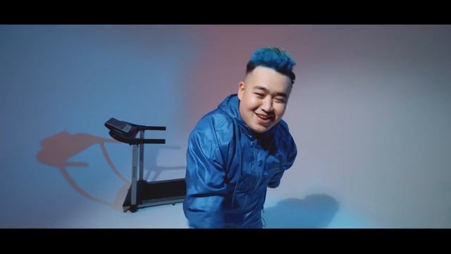 Адилет Азимов Хоп-Хоп вот как надо худеть ☺️?? всем томпошкам посвящается ?Жаны клип 2022 смотреть онлайн