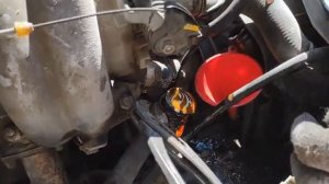 Легкая замена термостата в нива шевроле / охлаждающую жидкость не сливаем)))