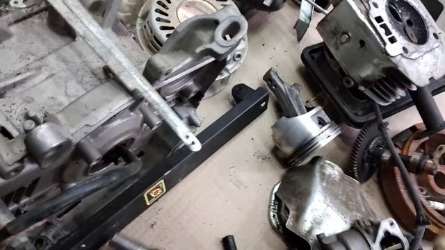 Продаю под восстановление или на запчасти. Бензиновый генератор HUTER DY5000L, 220V, 4.5кВт. смотреть онлайн