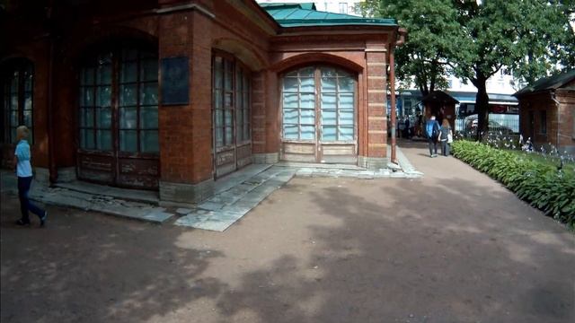 Санкт-Петербург старинный двор и самый старый дом. Домик Петра смотреть онлайн