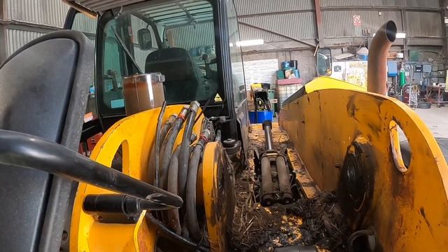 JCB 531-70 Boom removal смотреть онлайн
