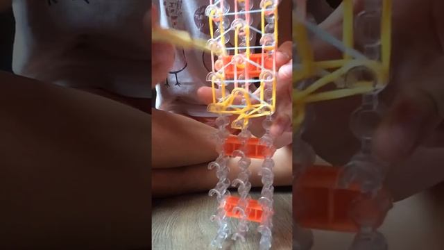 Как плести лягушку из резинок Rainbow Loom смотреть онлайн