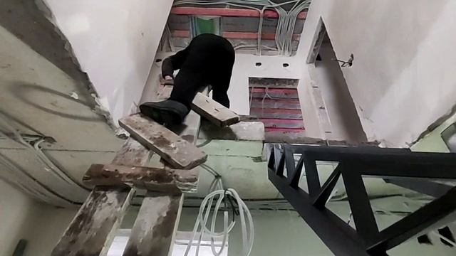 Монтаж простой лестницы на металлокаркасе с нюансами теплых полов. АнтиковкА смотреть онлайн