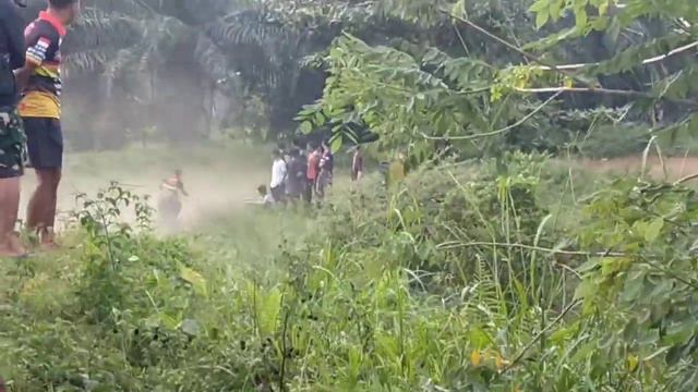Duel paling sengit Antara Ibnu Bangun vs Jery Ga - Sirkuit Tanah Merah Binjai смотреть онлайн