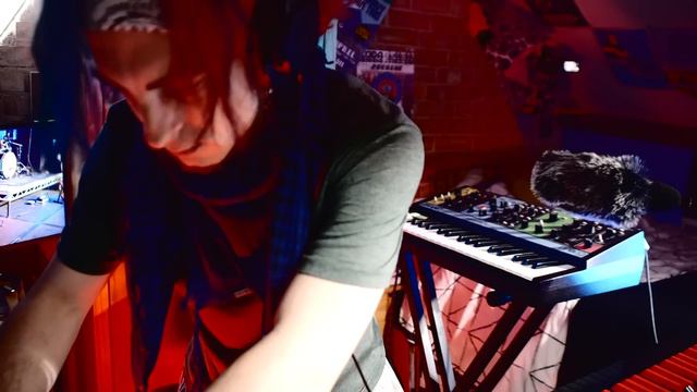 MAKING CLUB BANGERS IN YOUR PYJAMAS! смотреть онлайн