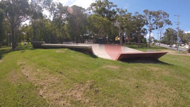 Tekno MT410 Front Flipping Monster Skate Park RC Bashing смотреть онлайн