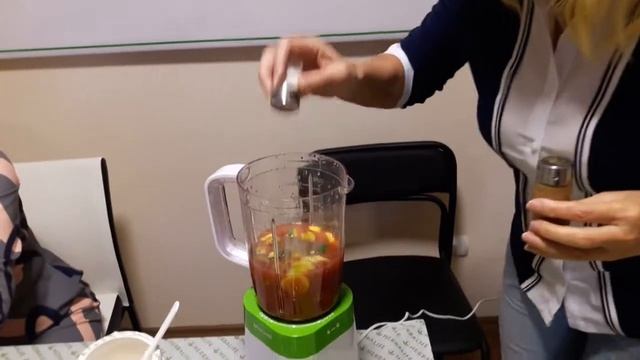Томатно-пряный коктейль смотреть онлайн