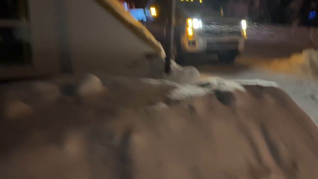 Brad Did WHAT?!? Busted Wall at the Nursery During Snow Removal! Flower Hill Farm смотреть онлайн