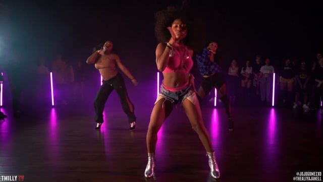 Ariana Grande - 7 rings - Dance Choreography by Jojo Gomez & Aliya Janell смотреть онлайн