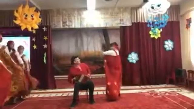 Шуточный танец смотреть онлайн