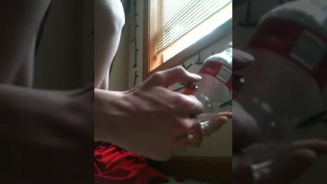 How to make a water bottle bong смотреть онлайн