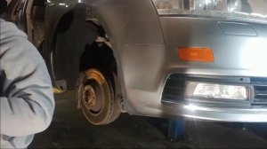 Audi A6 C6 2010 Как снять передний бампер.