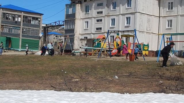 Уборка мусора смотреть онлайн